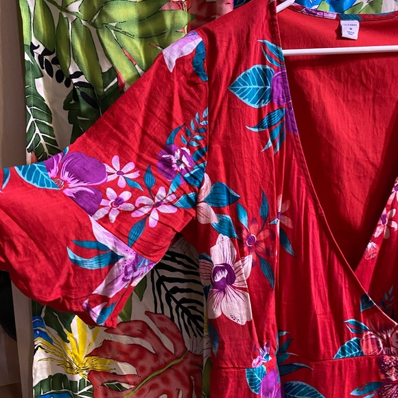 Holiday Tropical Floral Wrap Dress for Vacation - Picture 2 of 3